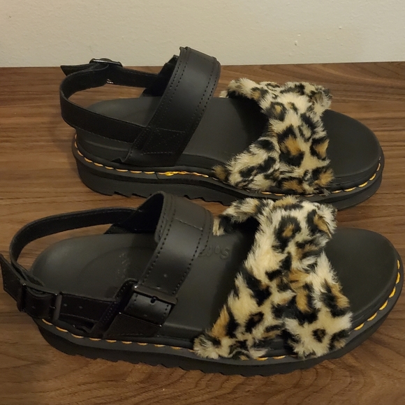 Dr.Martens Voss II Fluffy Leopard print Sandals - Picture 6 of 6